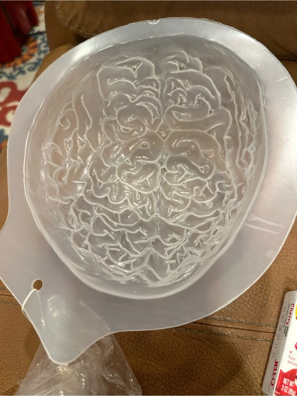 BNWT- Clear Plastic Brain & Heart Molds